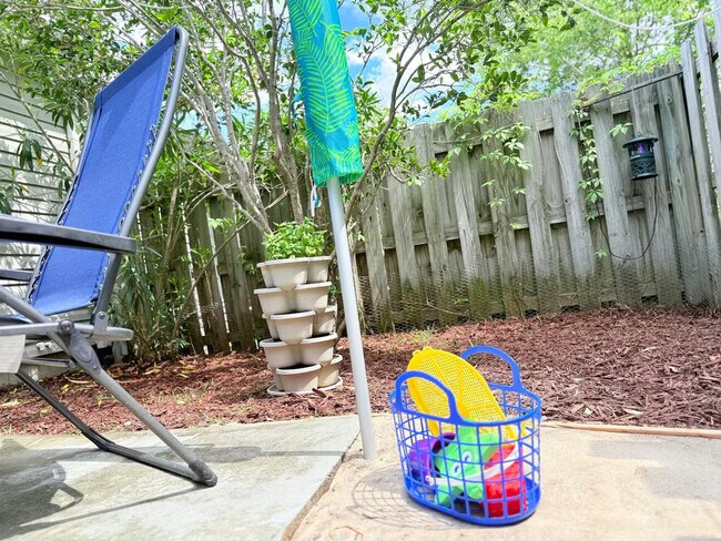 Building Photo - 128 Deer Hound Trail