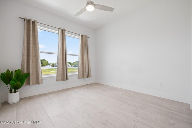 Building Photo - 1380 Windchime Ln