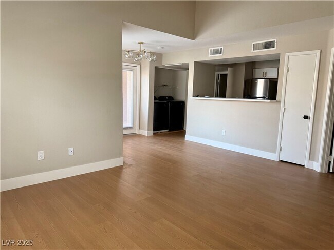 Building Photo - 1150 N Buffalo Dr