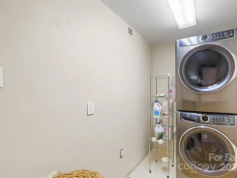 Building Photo - 6221 Padget Parrish Ct