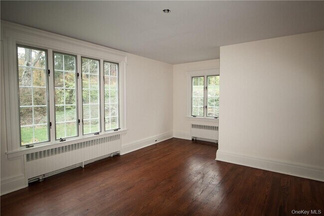 Building Photo - 21 Tinker Town Rd