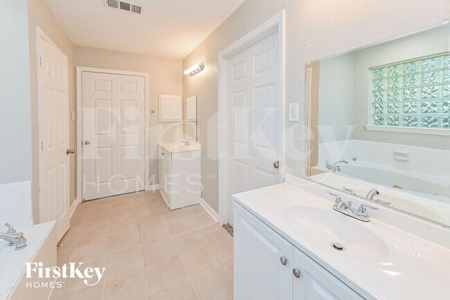 Building Photo - 11906 Knoll Bend Ct