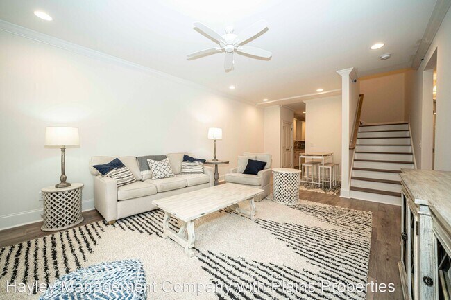 Building Photo - 4 br, 4 bath House - 388 Sanders St.