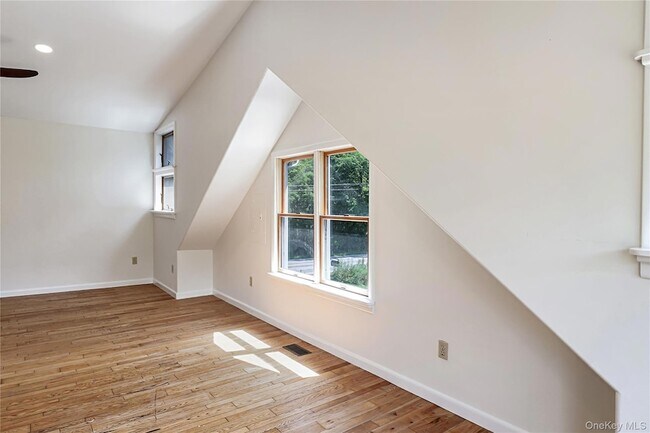 Building Photo - 222 Bog Hollow Rd