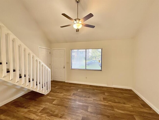 Building Photo - 122 Sugar Pine