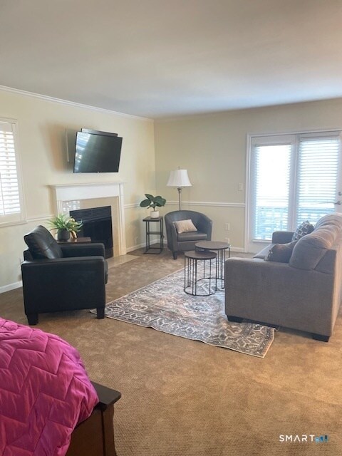 Building Photo - 221 Old Pond Ln