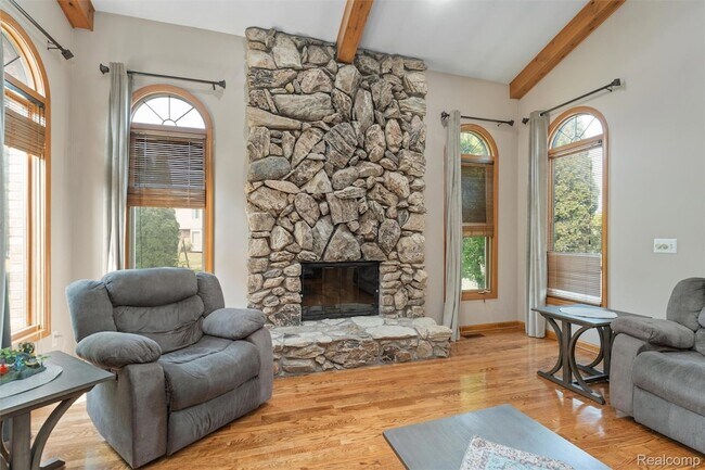 Building Photo - 47105 Liberty Bell Rd E