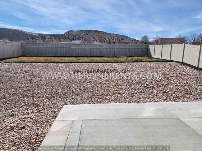 Building Photo - This property offers a NO DEPOSIT option available for qualified renters!