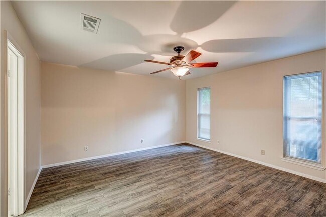 Building Photo - 12118 Black Angus Dr