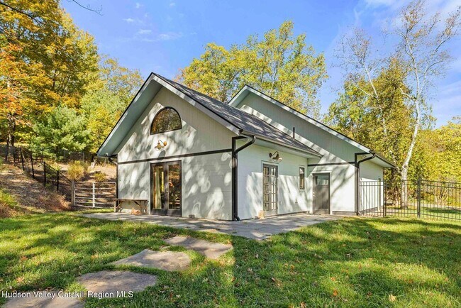 Building Photo - 114 Chase Rd