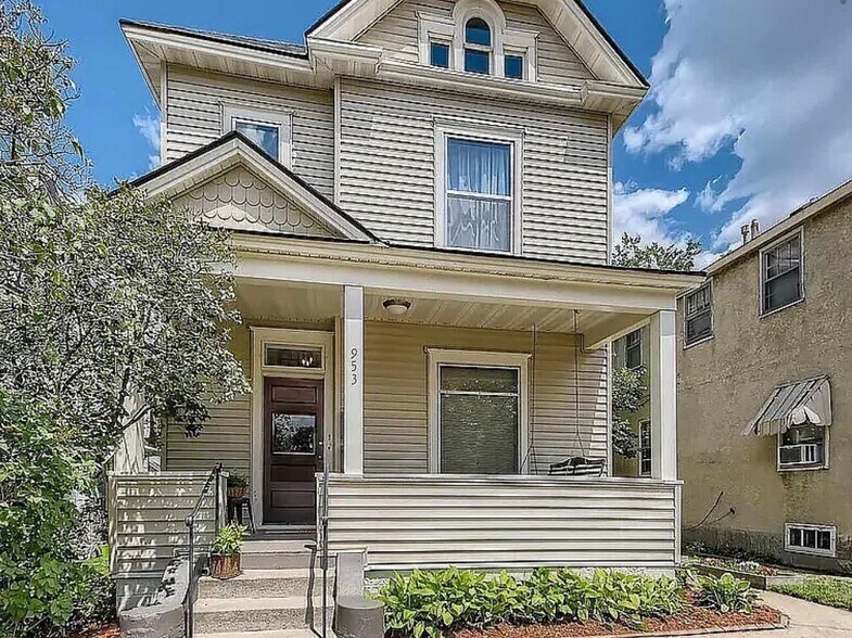 Building Photo - 953 24th Ave NE