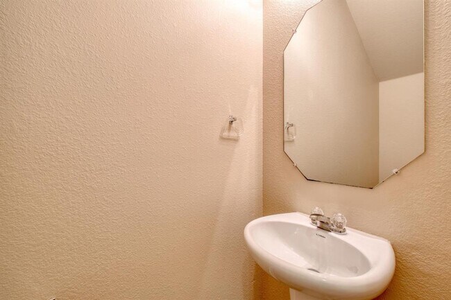 Building Photo - 12207 Walter Vaughn Dr