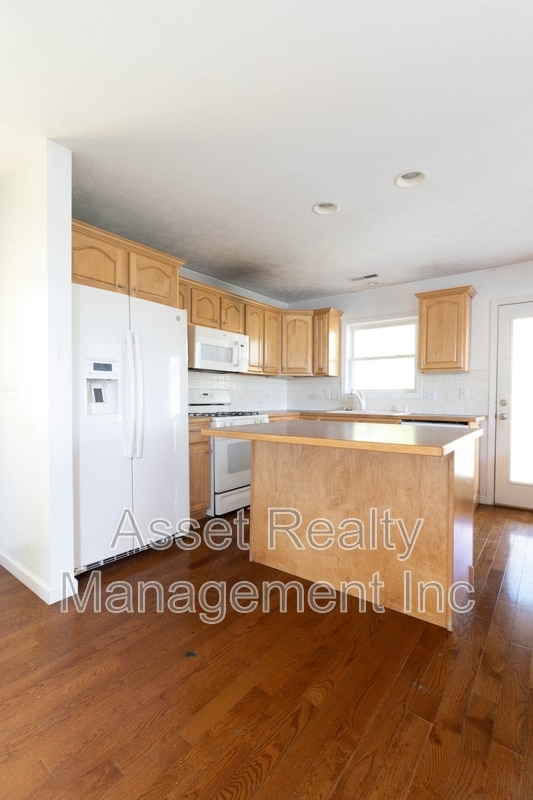 Building Photo - 2084 Allenridge Dr