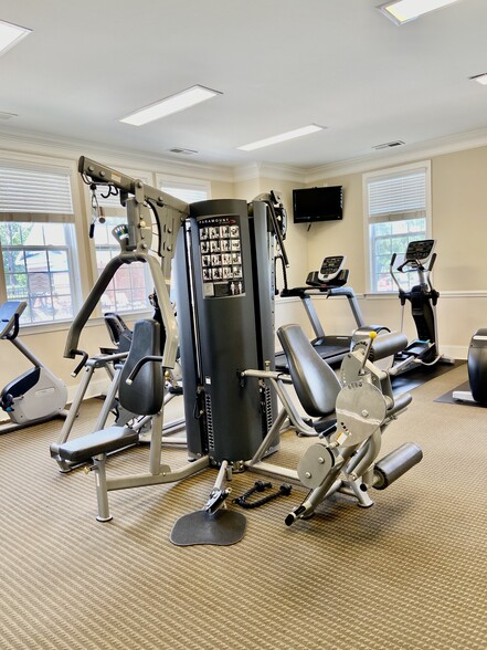 Building Photo - 615 Metro Sta