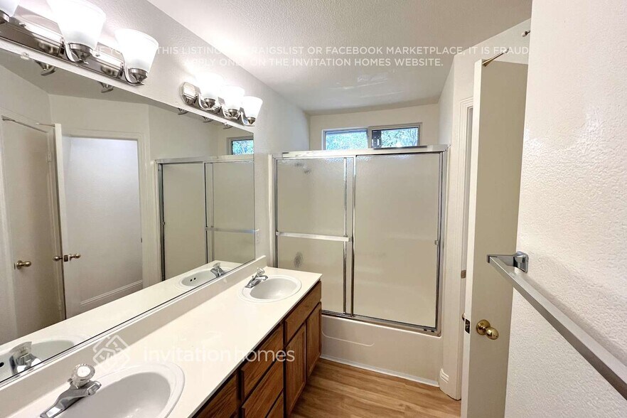 Building Photo - 2522 Drummond Dr