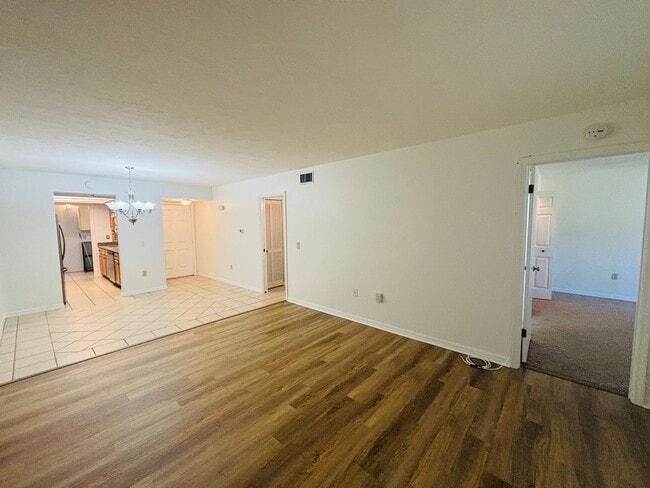 Building Photo - Great Location, 2 Bedroom W/ Access Citrus...