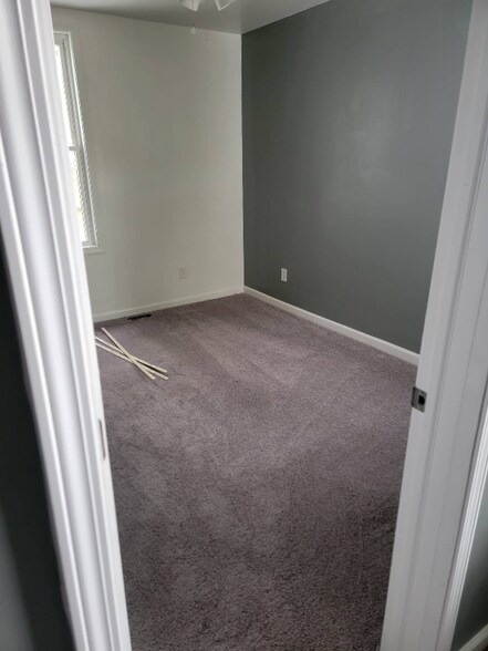 Building Photo - 362 E Hill St