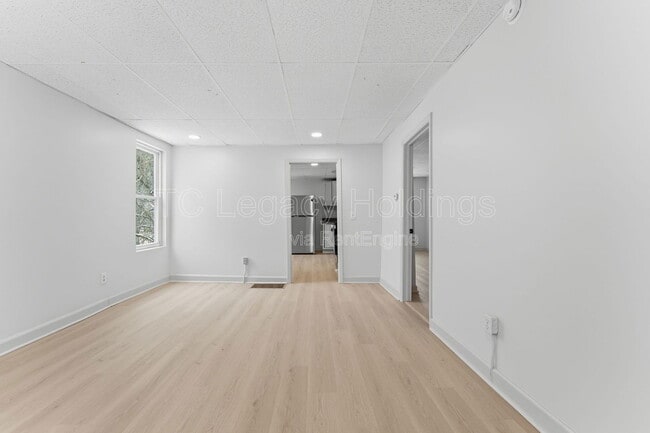 Building Photo - 16 Flint St