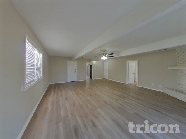 Building Photo - 737 SE 3rd St