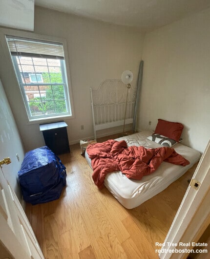 Building Photo - 34 Raymond St