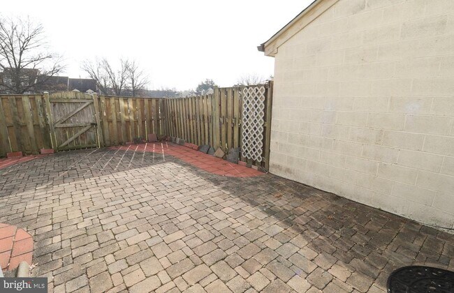 Building Photo - 5933 Grisby House Ct
