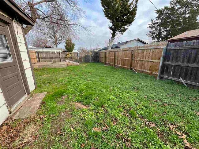 Building Photo - 1030 Wesley Dr