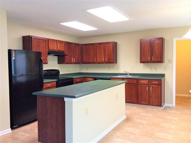 Building Photo - 5696 N Jamestown Dr