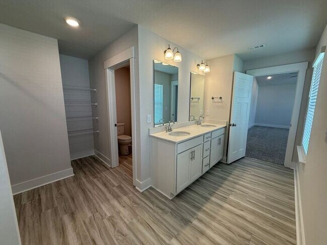 Building Photo - Gulf Breeze - Deer Ridge Crossing - 4 bedroom, 2.5 bathroom - New Construction