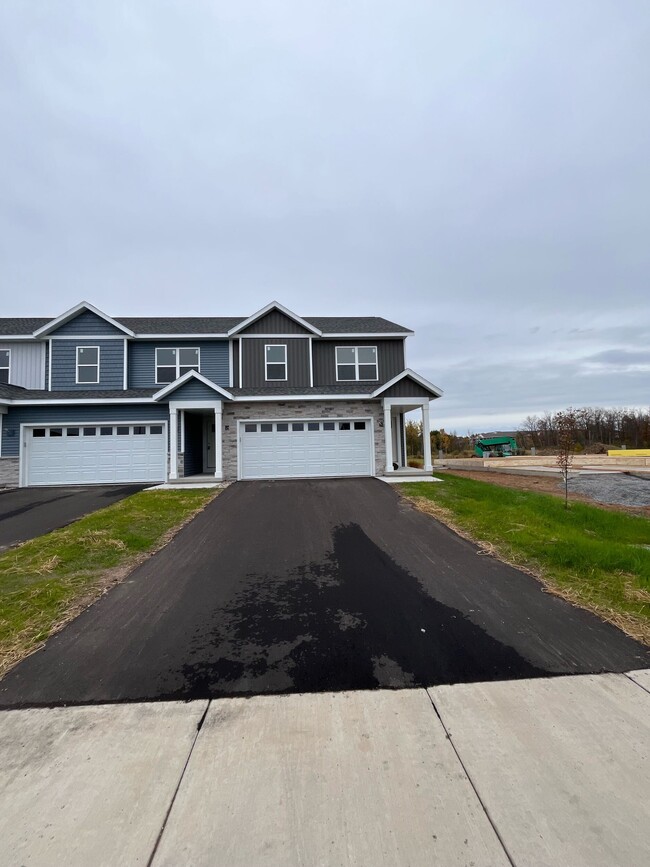 Building Photo - 3408 Green Pastures Ln