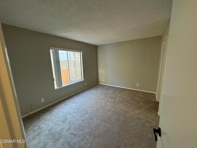 Building Photo - 2259 N Hietter Ave