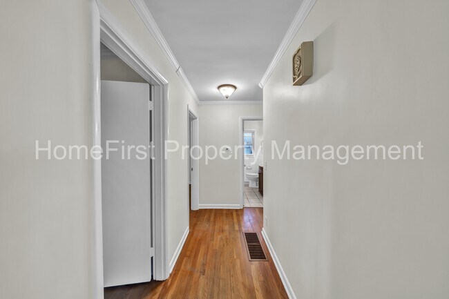 Building Photo - 118 Meadowlark Dr