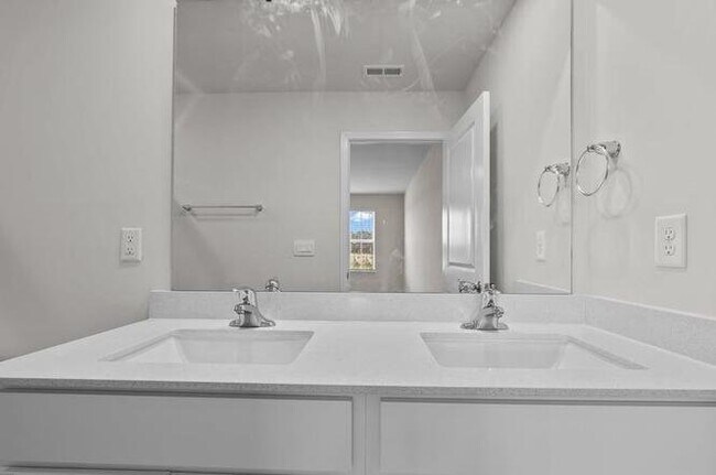 Building Photo - 105 Kimber Dr