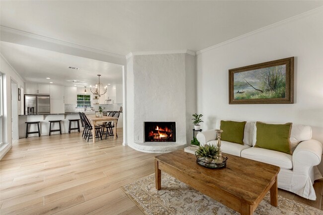 Building Photo - 1815 Saxony Ln