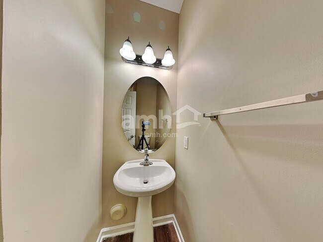 Building Photo - 906 Reedy Way