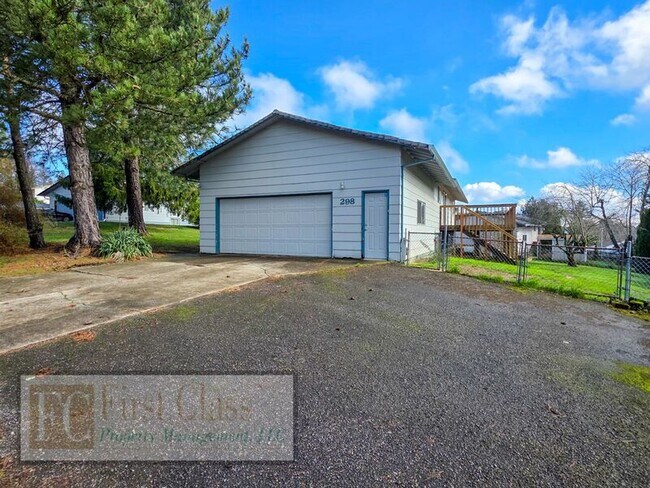 Building Photo - 298 SW Wallula Ave