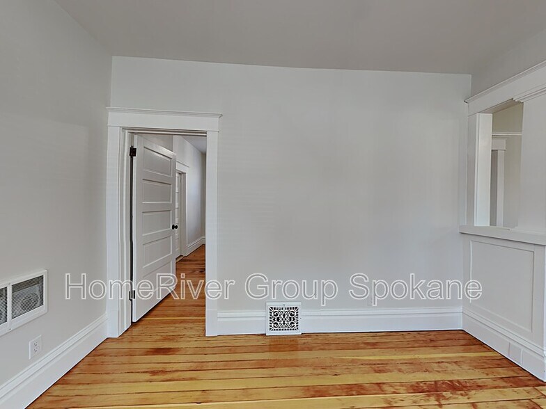 Building Photo - 2503 N Madelia St