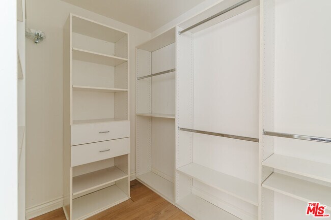 Building Photo - 15514 Del Gado Dr