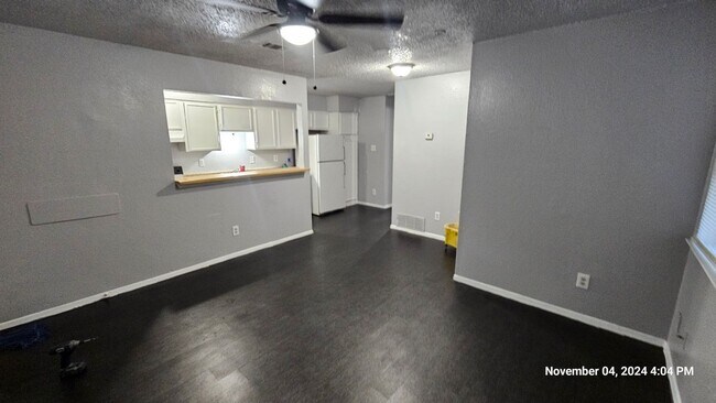 Building Photo - 5424-5426 Helmick Ave
