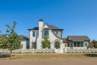 Building Photo - 18717 Selah Wy