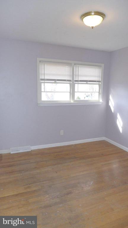 Building Photo - 93 Great Lake Dr