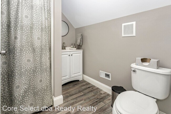 Building Photo - 3 br, 2 bath House - 349 S Chillicothe St