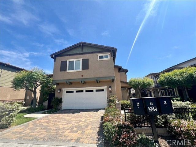 Building Photo - 266 S Redwood Ave