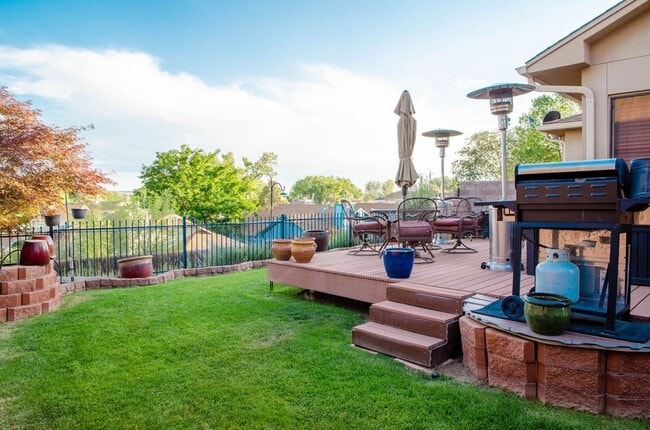 Building Photo - One of a kind Furnished Home with gorgeous back yard!