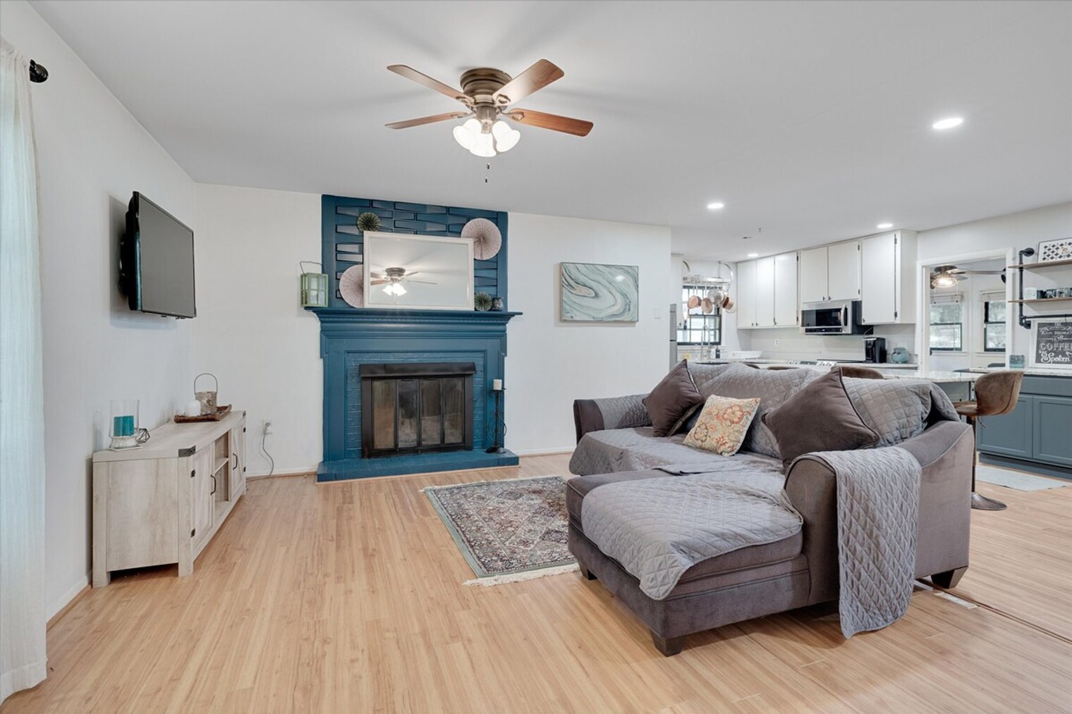 Building Photo - 409 Northclift Dr