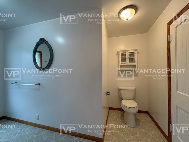 Building Photo - 264 Modoc St