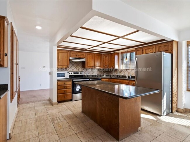 Building Photo - 6837 Creekcove Way