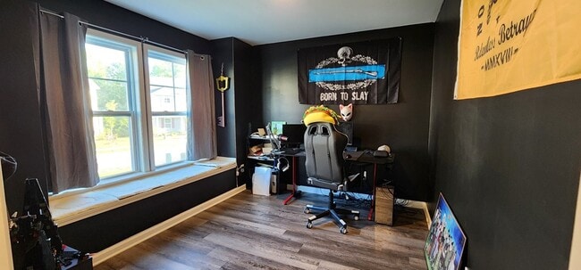 Building Photo - 354 Niblick Dr