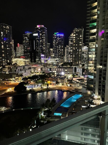 Building Photo - 90 SW 3rd St