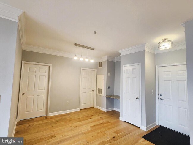 Building Photo - 501 Hungerford Dr