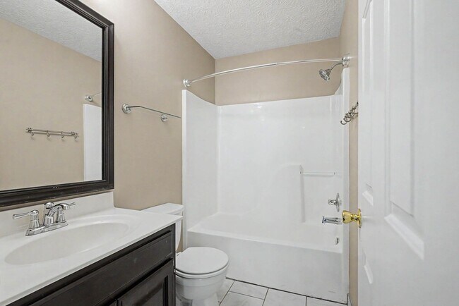 Building Photo - Beautiful home you won't want to miss!